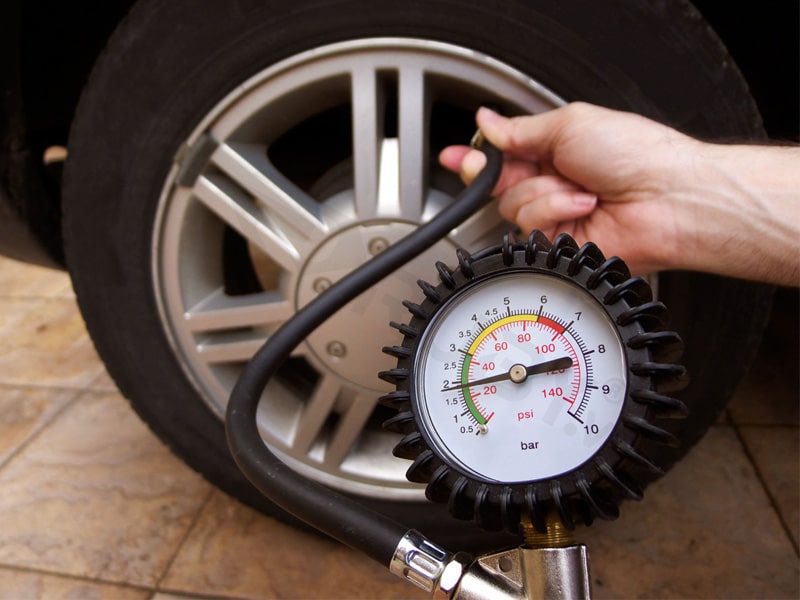 Thường xuyên kiểm tra tình hình áp suất của lốp xe